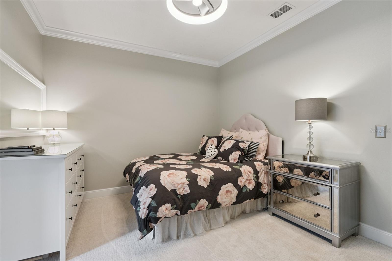 CELEBRATION LAKE EVALYN - Residential