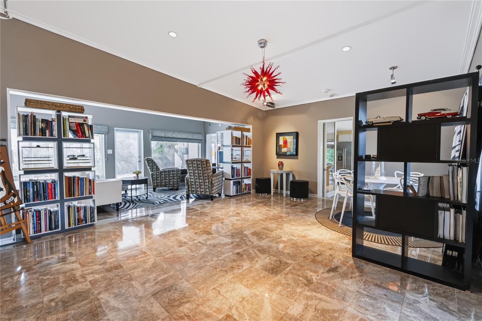 600 MAYFAIR CIRCLE