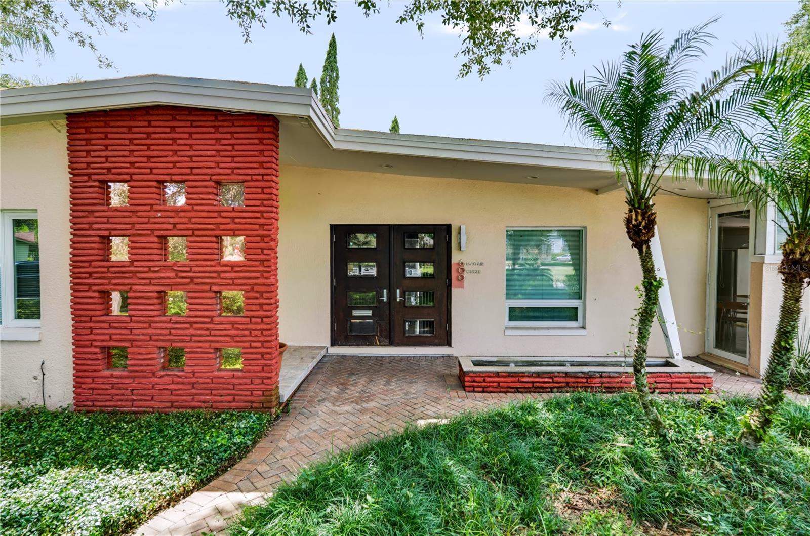 600 MAYFAIR CIRCLE