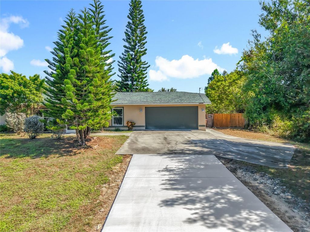 Photo of 814 Lincoln Avenue, Lehigh Acres, FL 33972 (MLS # TB8439232)