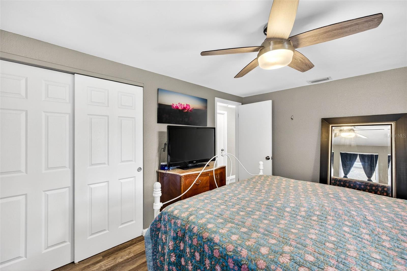 TRENTWOOD MANOR - Residential