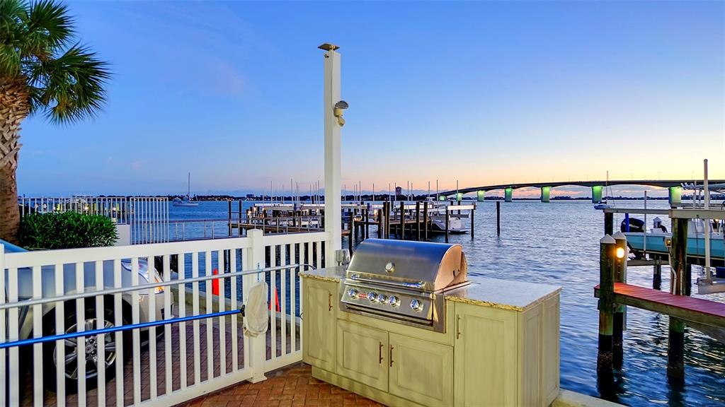 MAJESTIC BAY - Residential