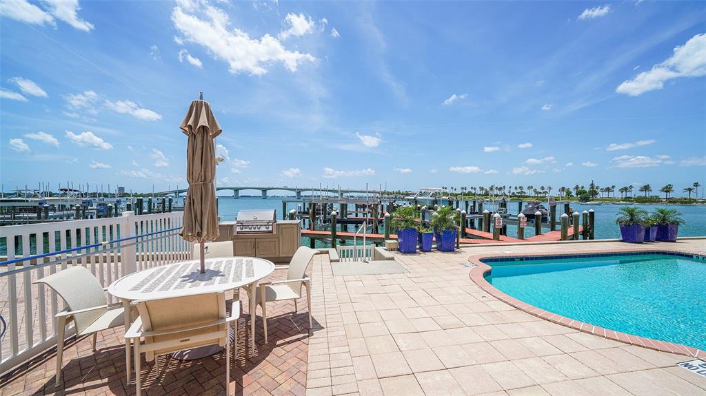 MAJESTIC BAY - Residential