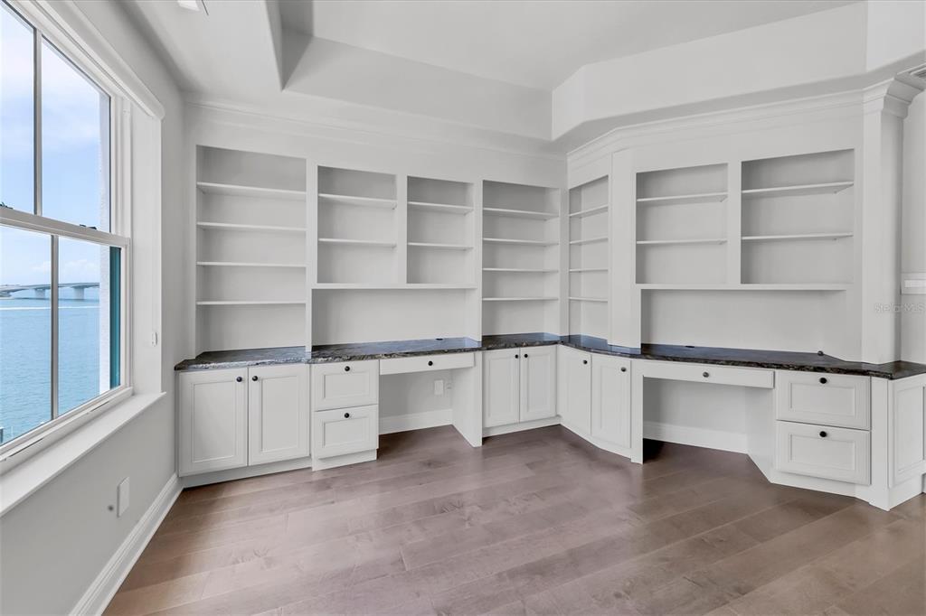 MAJESTIC BAY - Residential