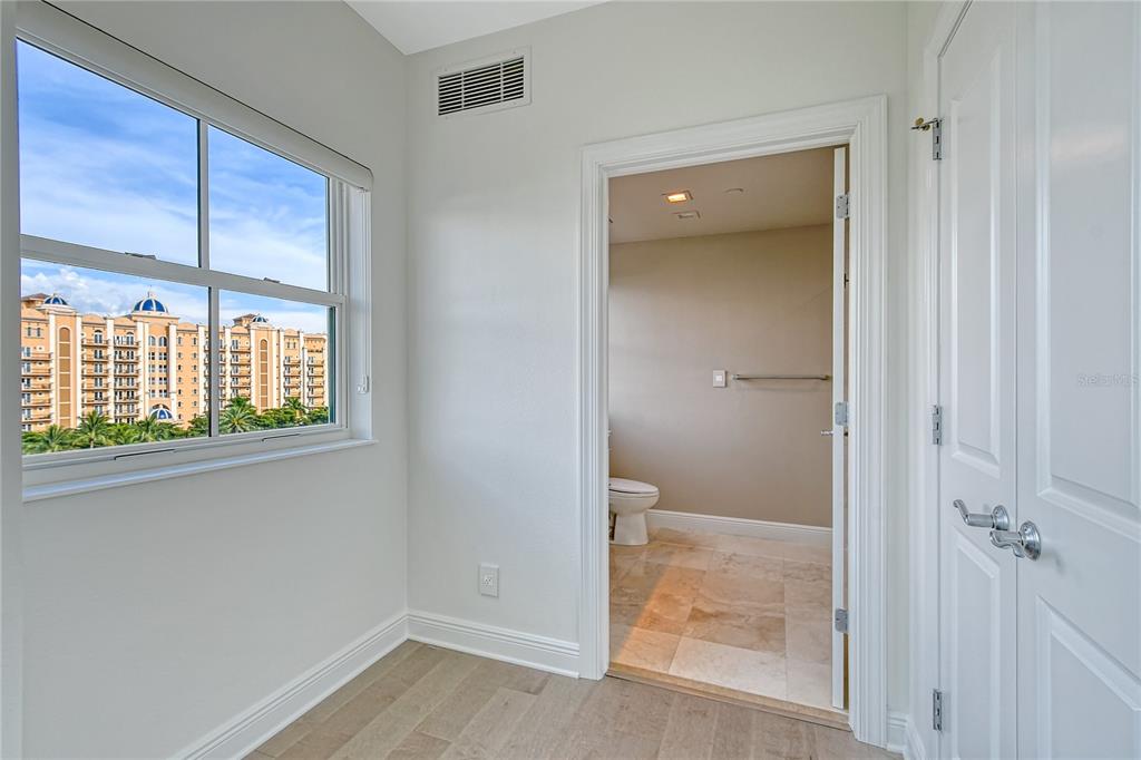 MAJESTIC BAY - Residential