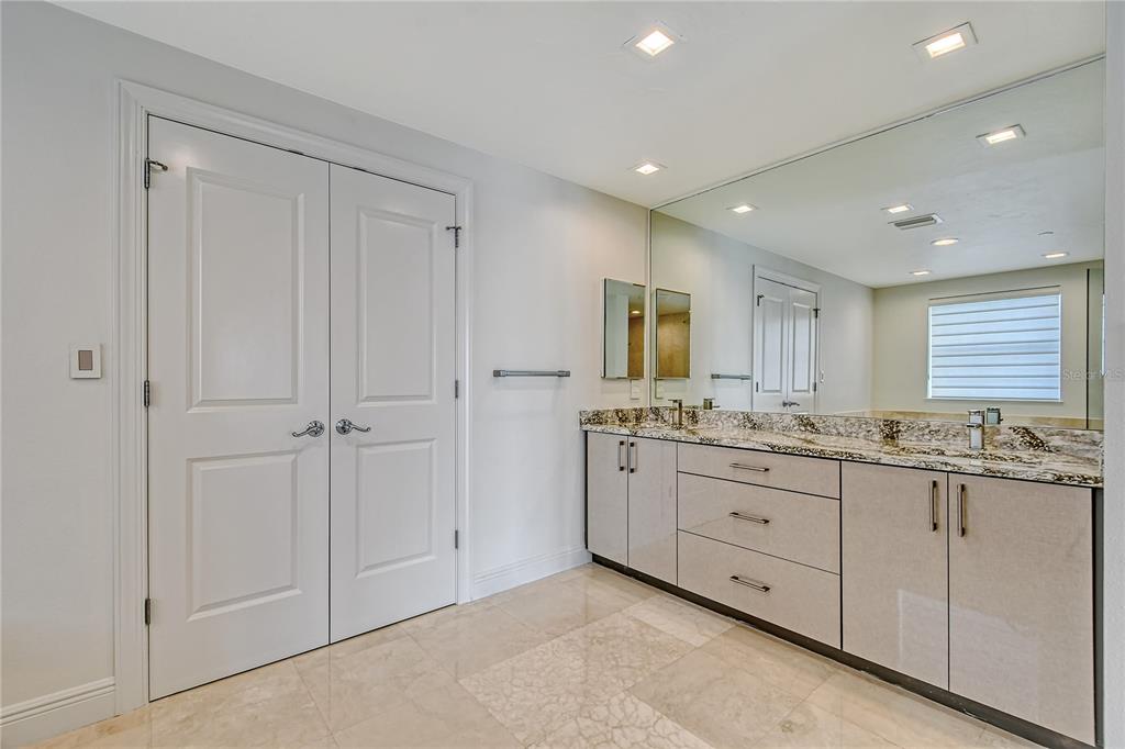 MAJESTIC BAY - Residential