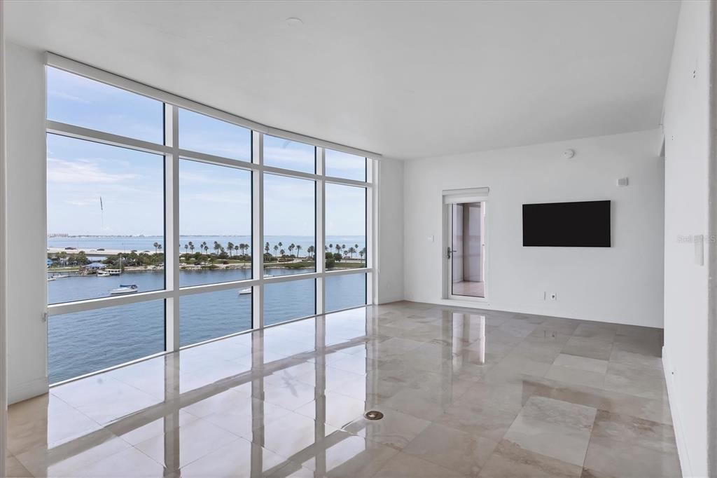 MAJESTIC BAY - Residential