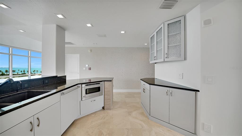 MAJESTIC BAY - Residential