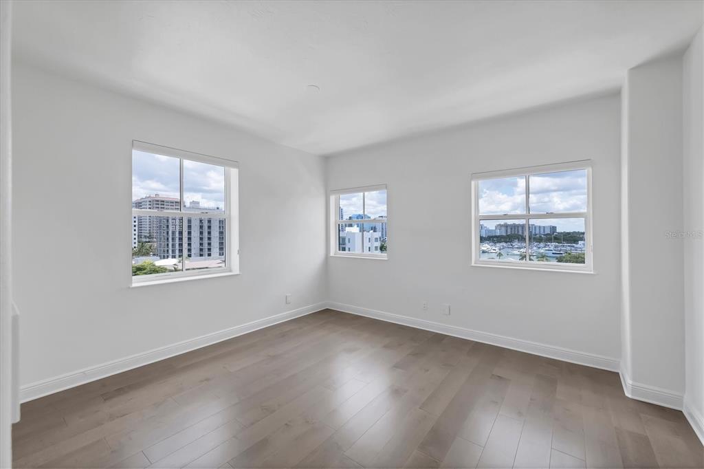 MAJESTIC BAY - Residential