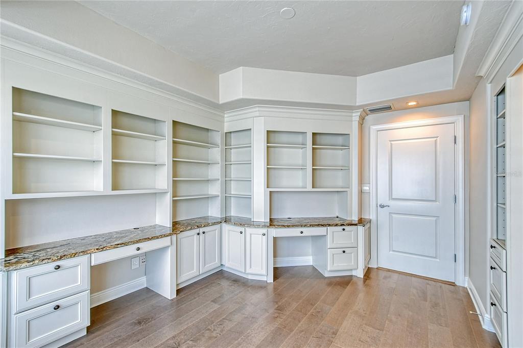 MAJESTIC BAY - Residential