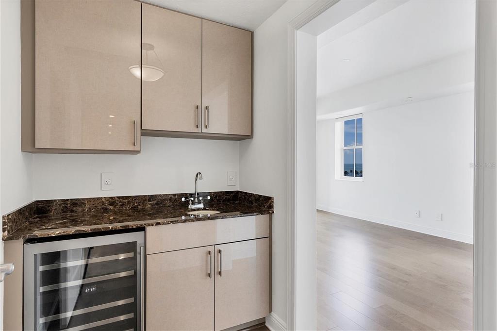 MAJESTIC BAY - Residential