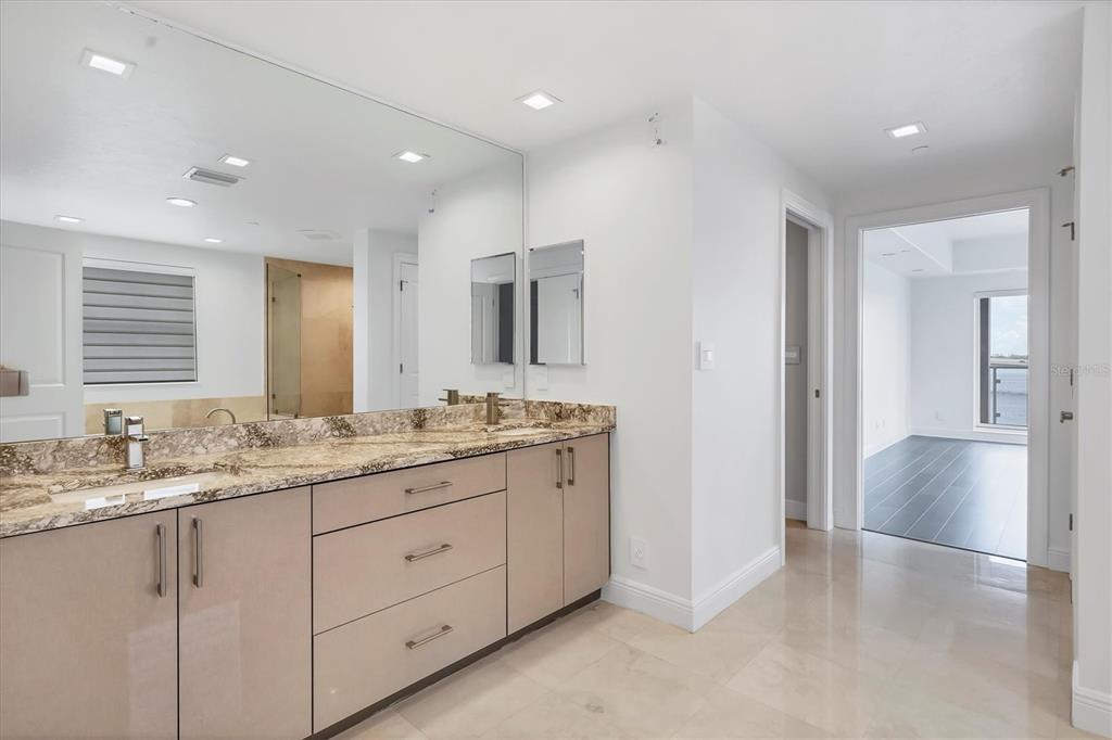 MAJESTIC BAY - Residential