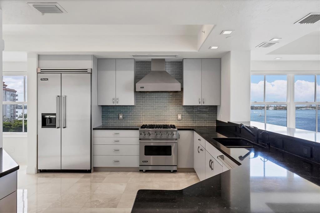 MAJESTIC BAY - Residential