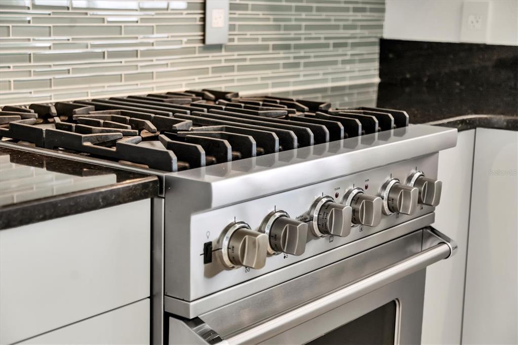 MAJESTIC BAY - Residential