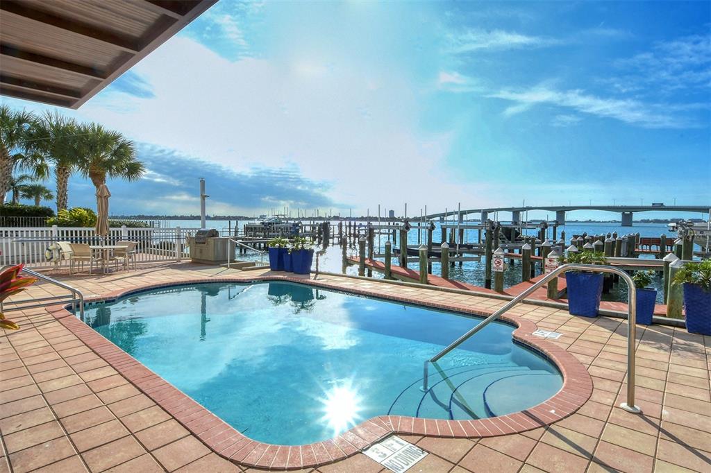 MAJESTIC BAY - Residential