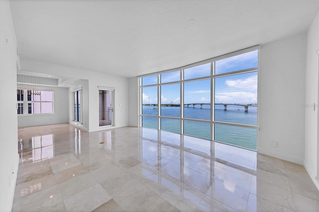 MAJESTIC BAY - Residential