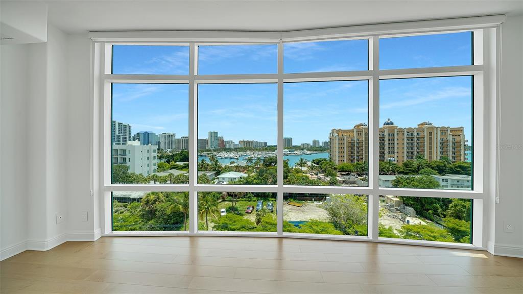 MAJESTIC BAY - Residential