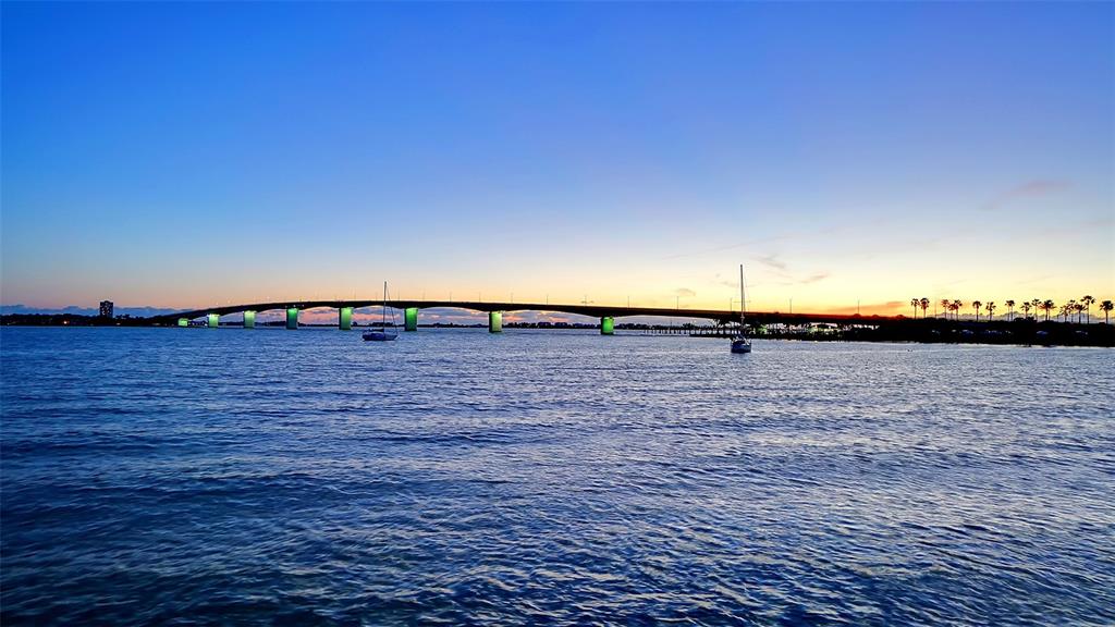 MAJESTIC BAY - Residential