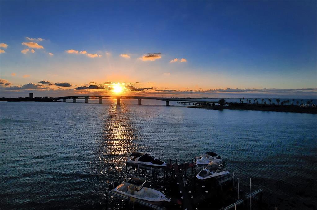 MAJESTIC BAY - Residential