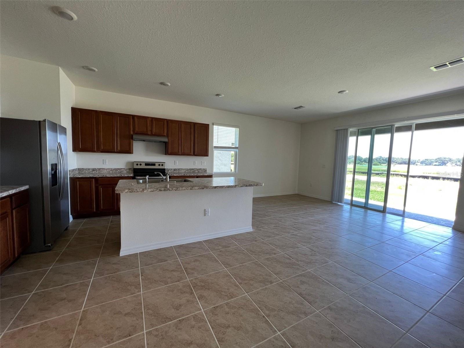 ATRIA/RIDGEWOOD LAKES - Residential Lease