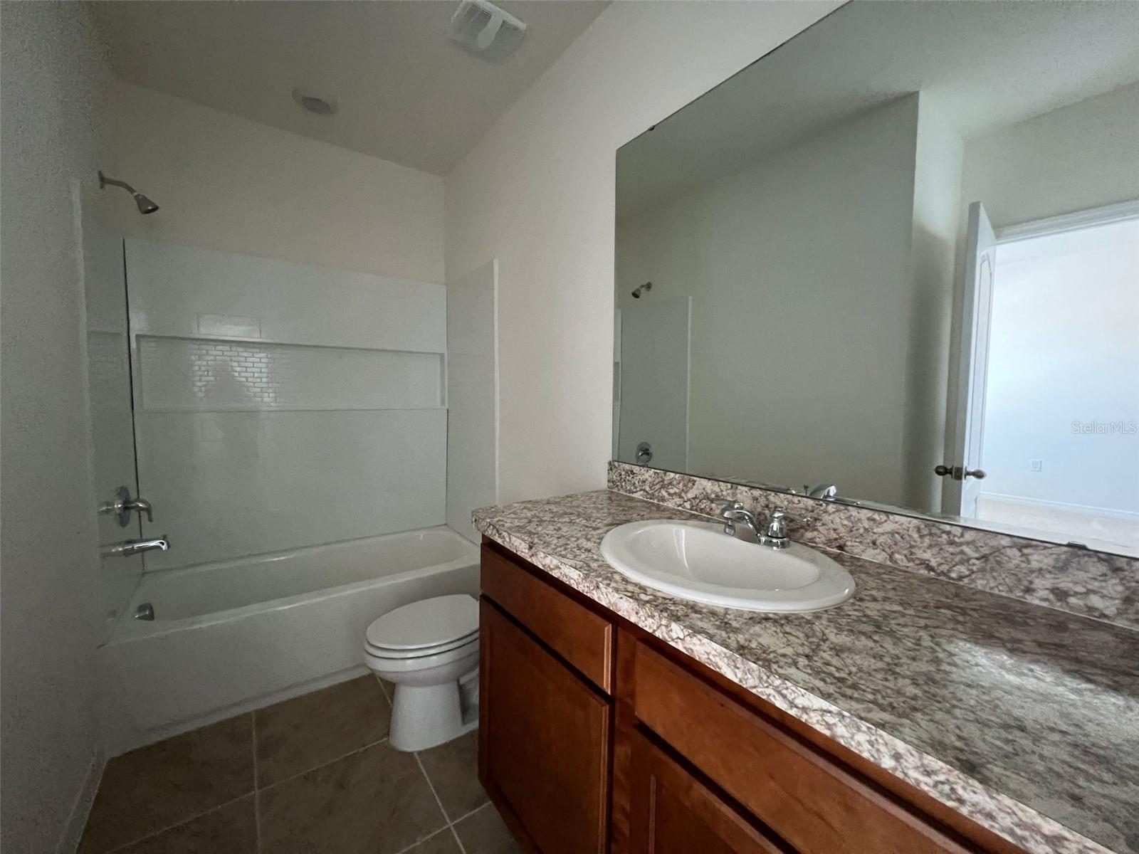 ATRIA/RIDGEWOOD LAKES - Residential Lease