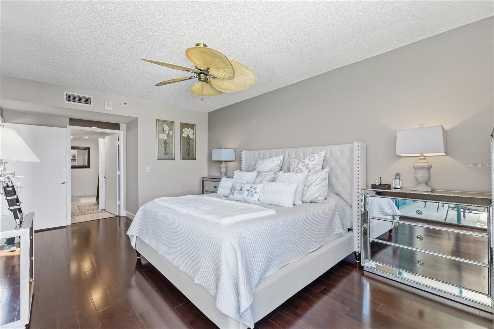 ULTIMAR TWO CONDO - Residential