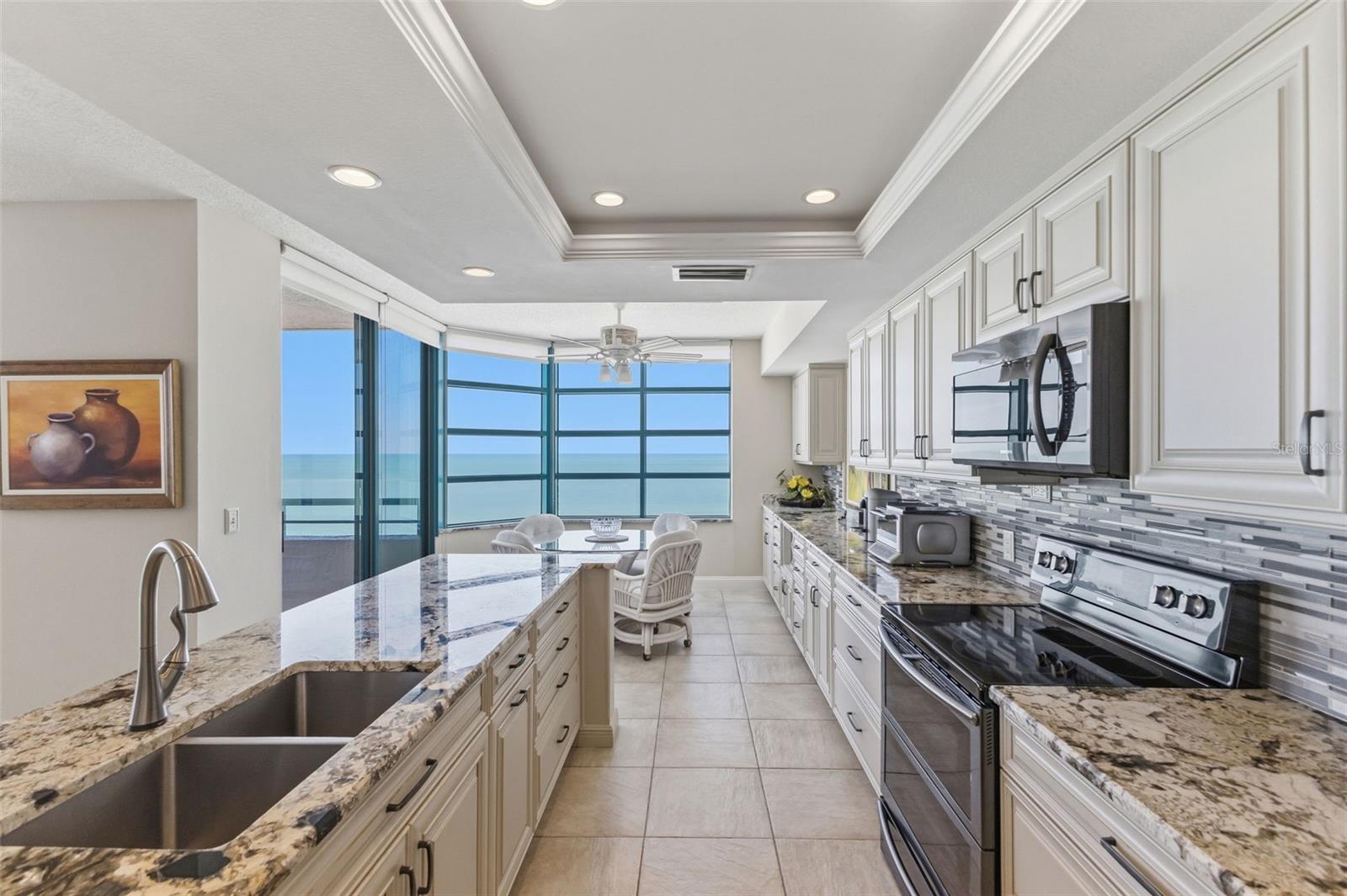 ULTIMAR TWO CONDO - Residential