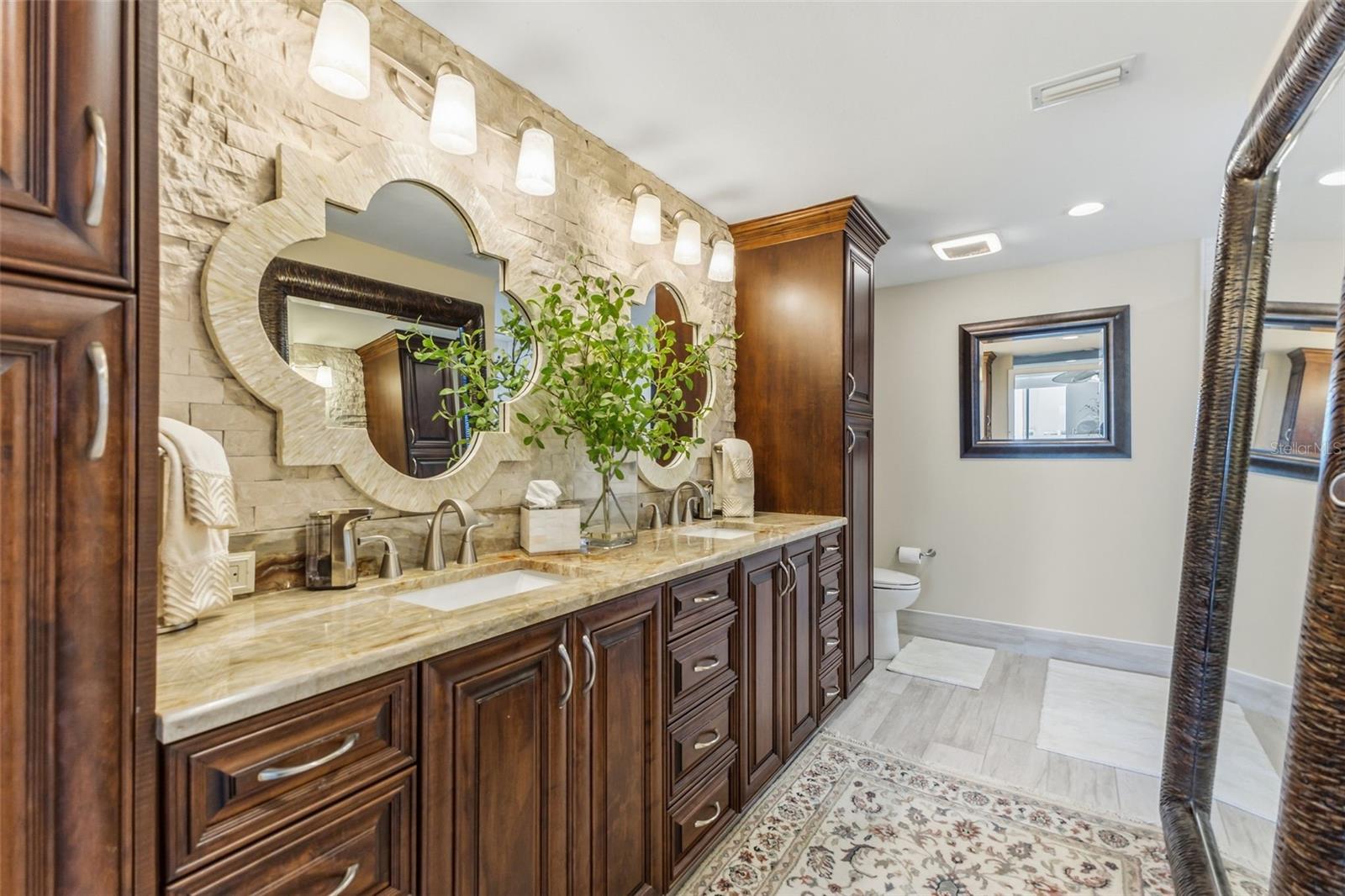 ULTIMAR TWO CONDO - Residential