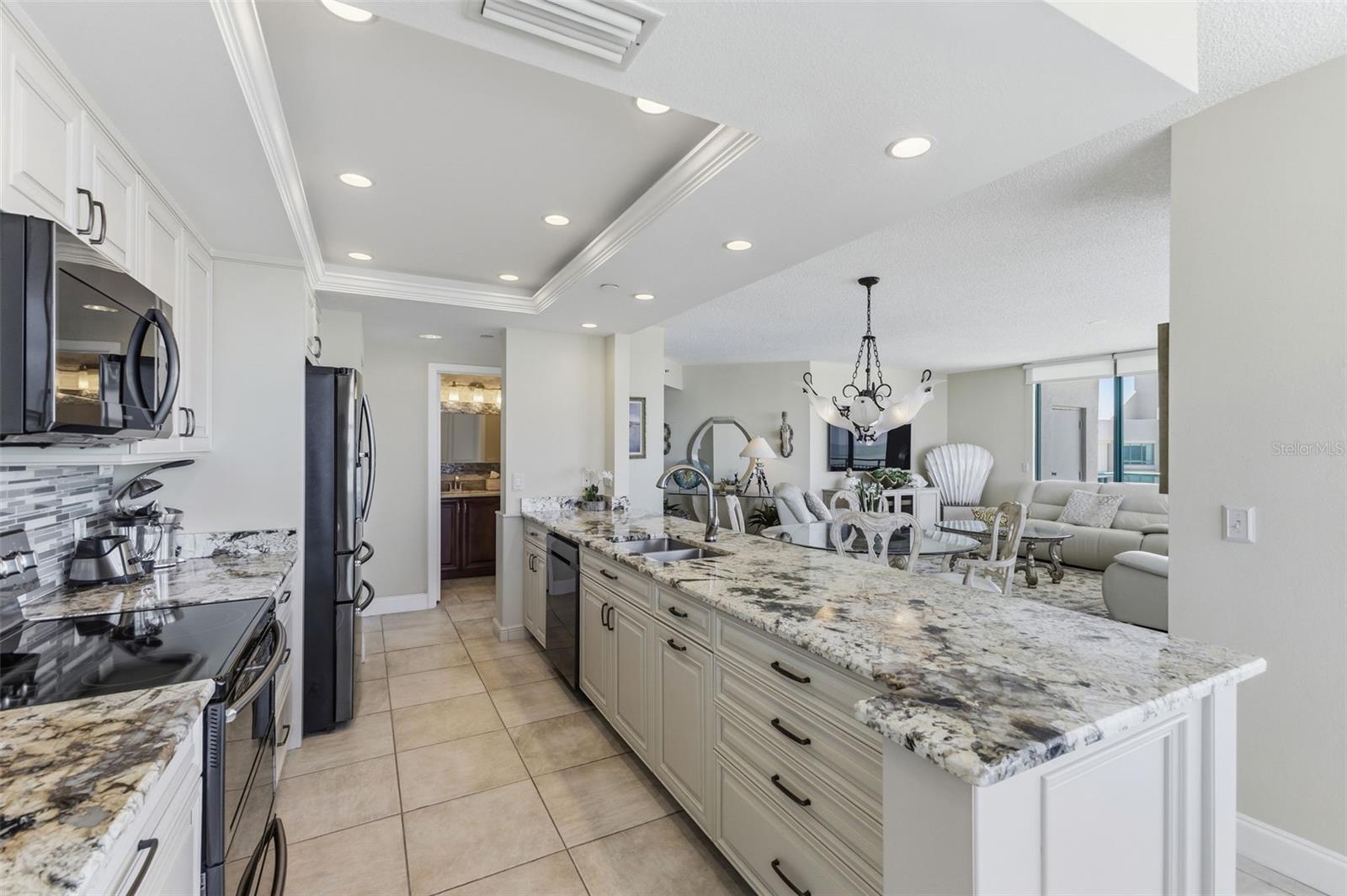 ULTIMAR TWO CONDO - Residential