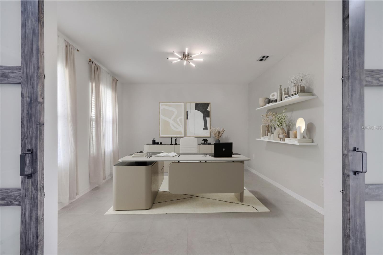 552 SILVER PALM DRIVE