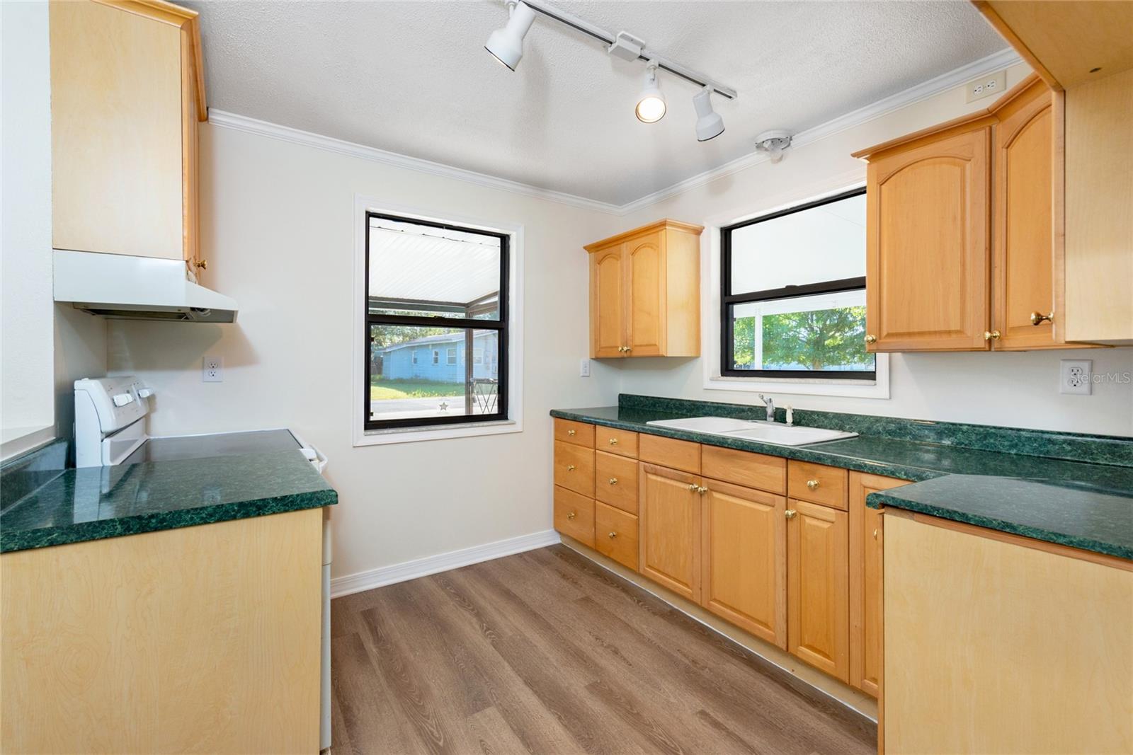 PINE GROVE PARK - Residential