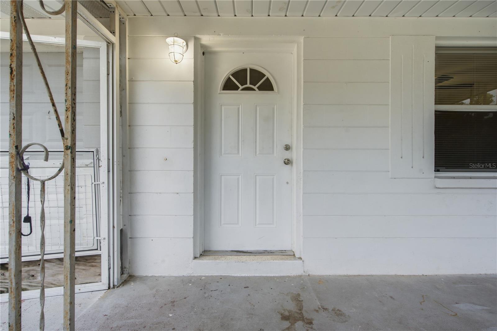 2122 HOLIDAY DRIVE