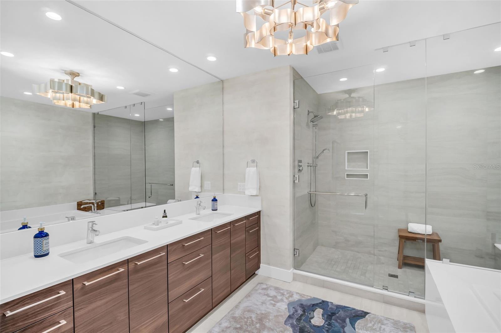 SALTAIRE CONDO - Residential