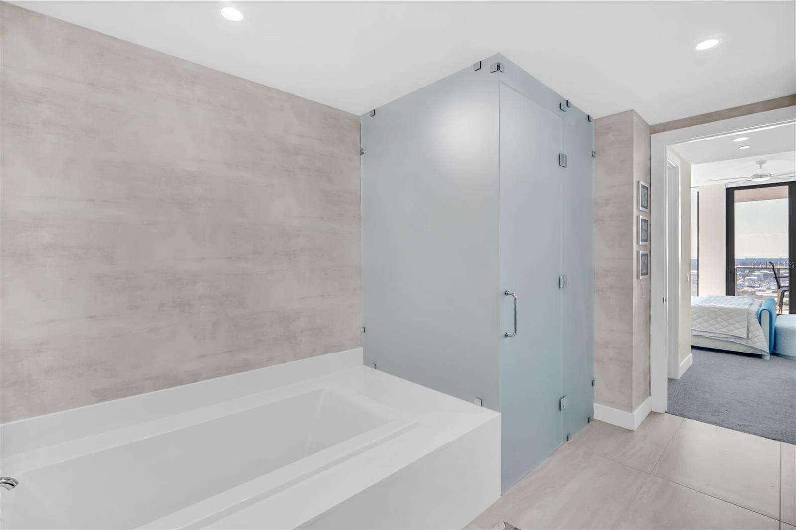 SALTAIRE CONDO - Residential