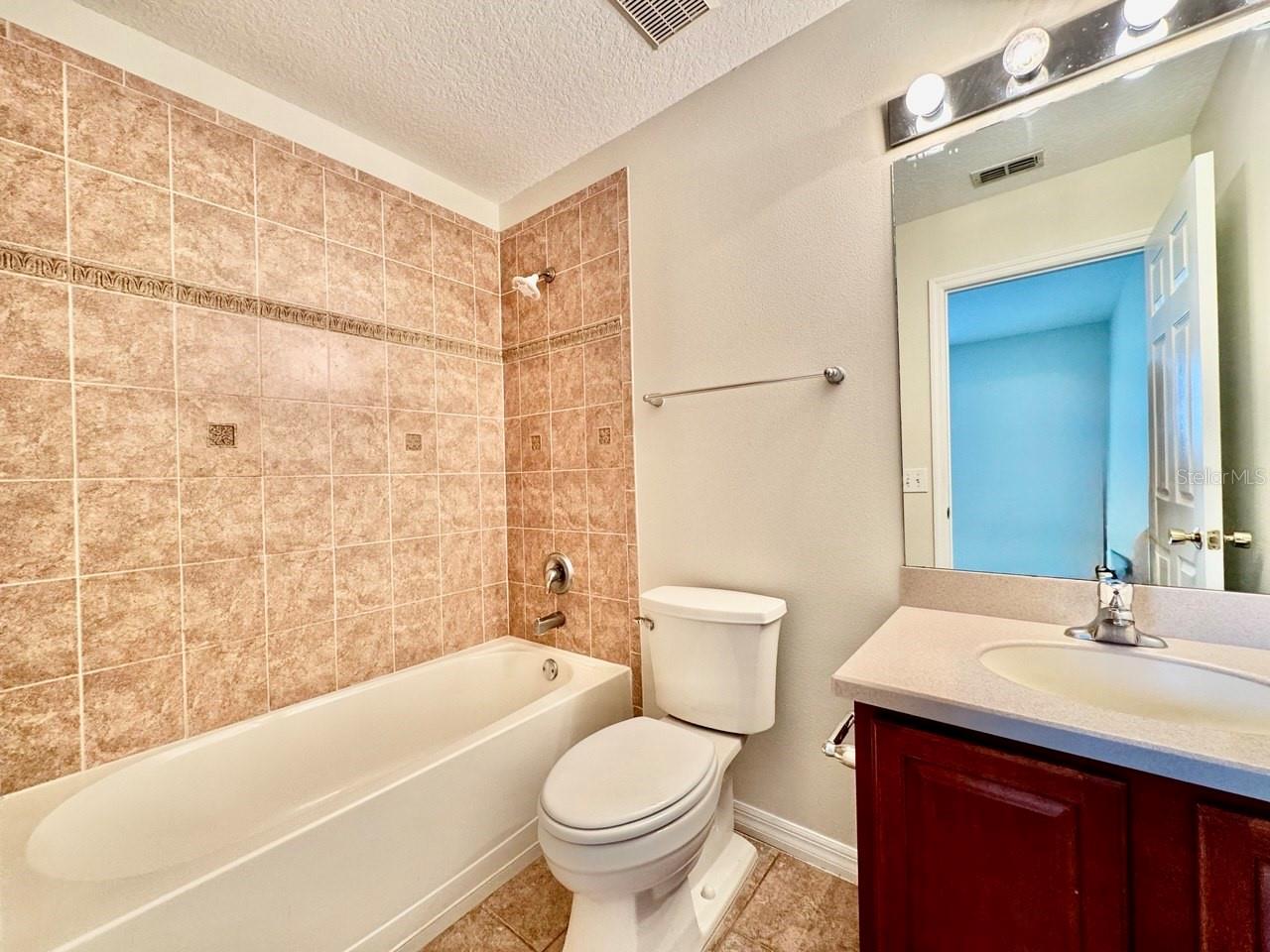 HAMMOCKS - Residential Lease