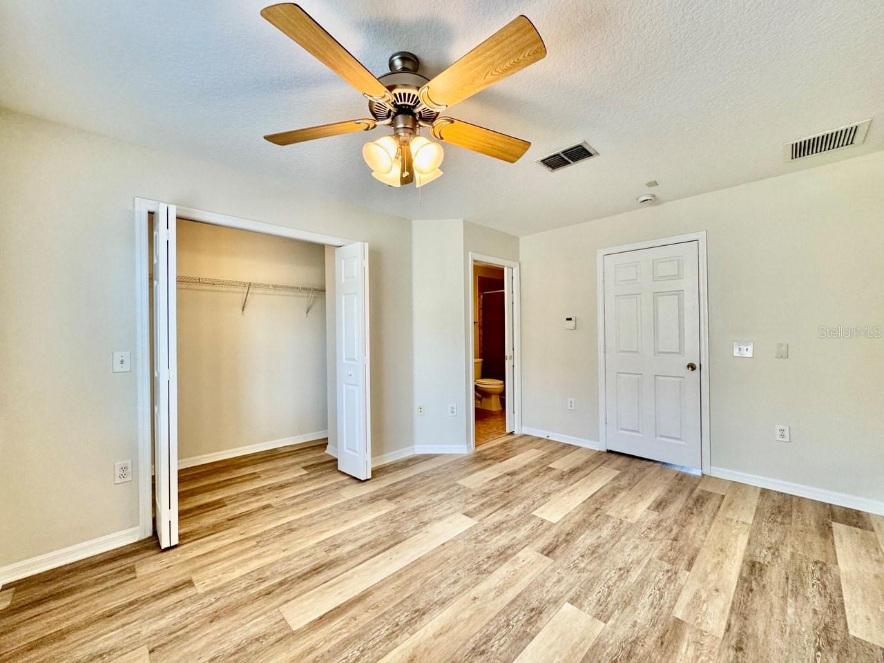 HAMMOCKS - Residential Lease