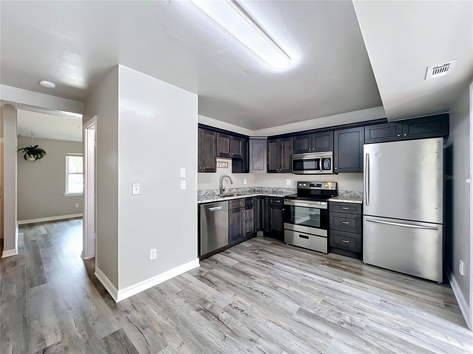 PARK AVE VILLAS - Residential