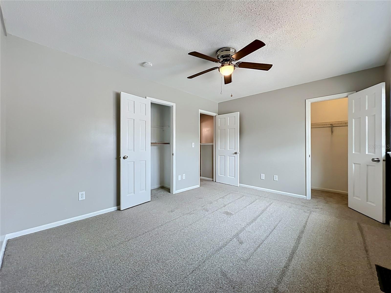 PARK AVE VILLAS - Residential