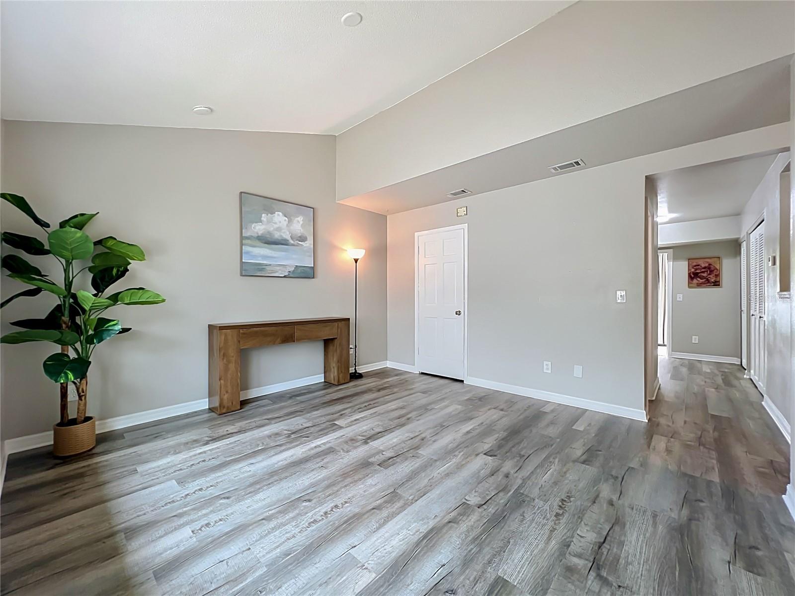 PARK AVE VILLAS - Residential