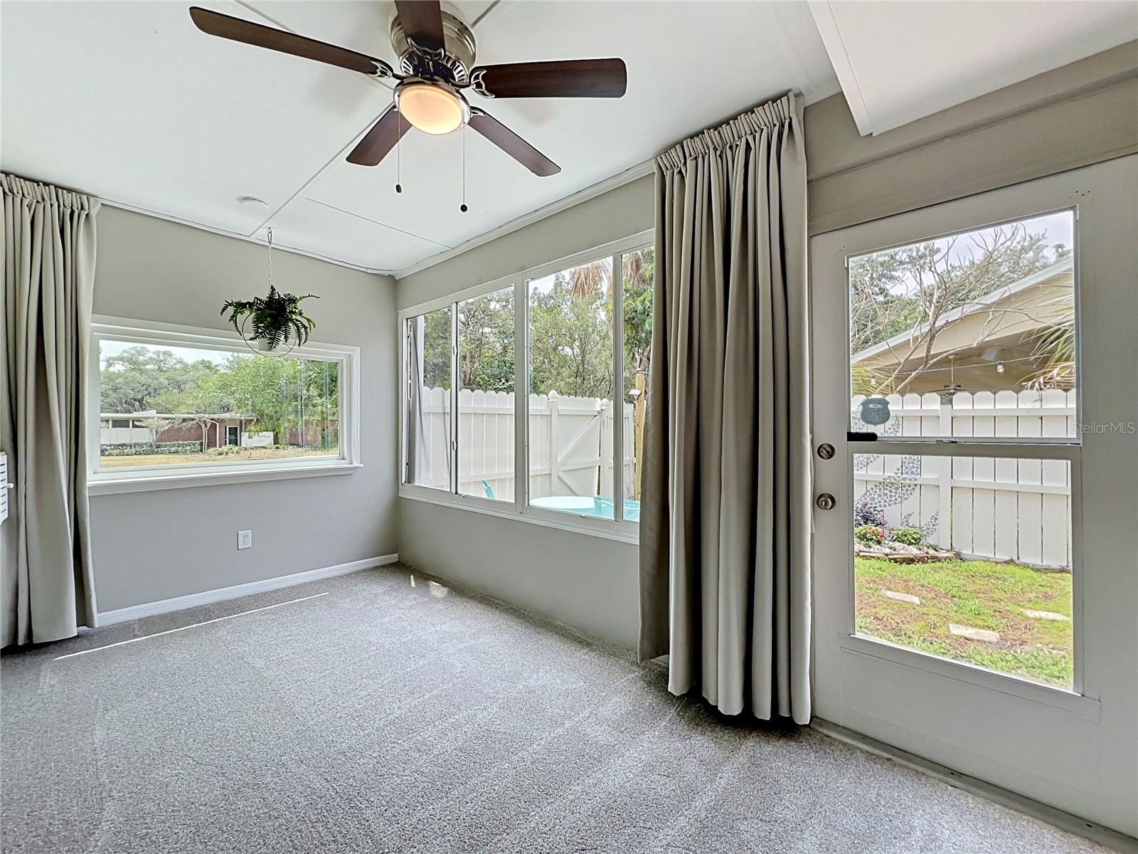 PARK AVE VILLAS - Residential