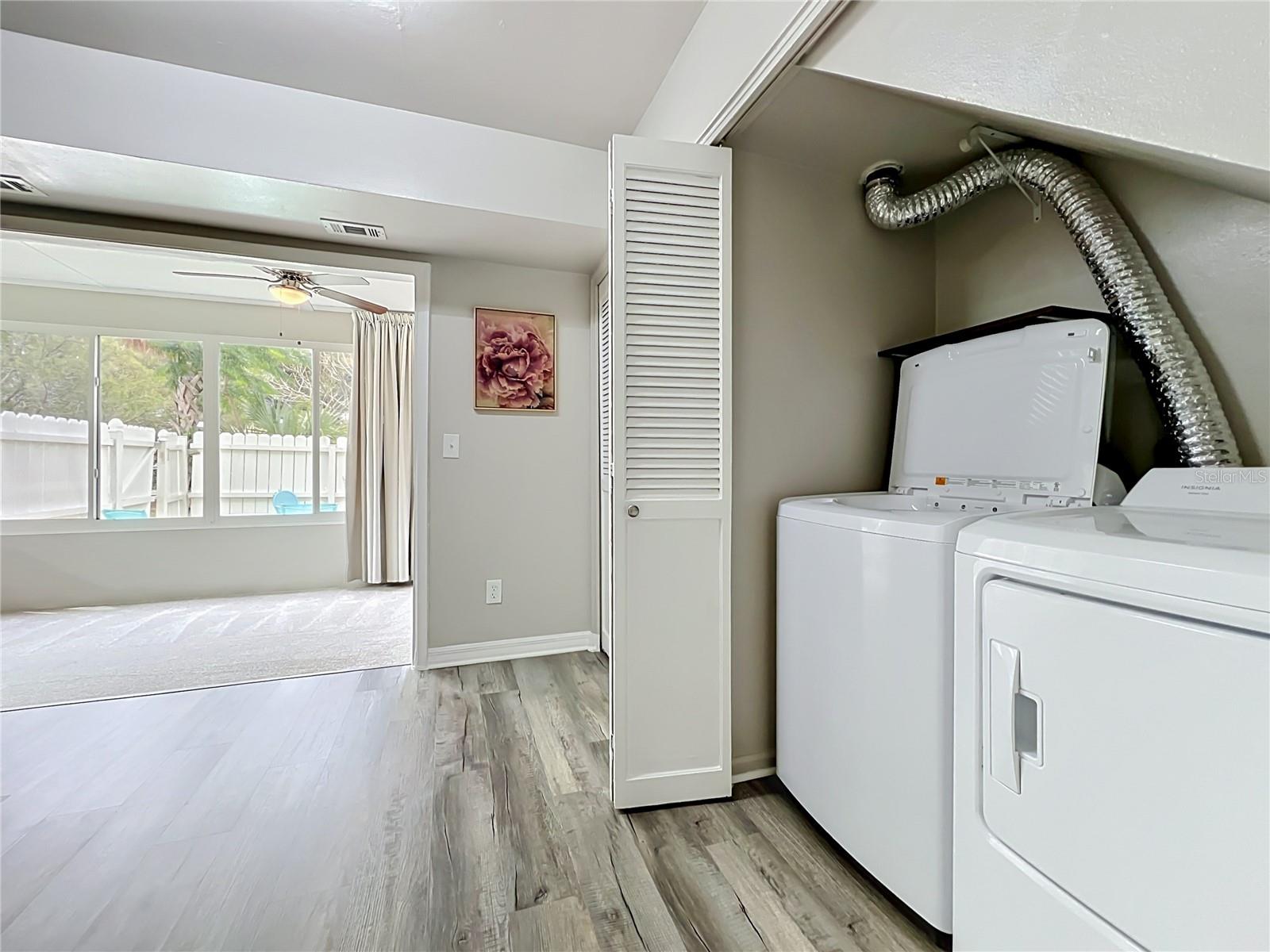 PARK AVE VILLAS - Residential