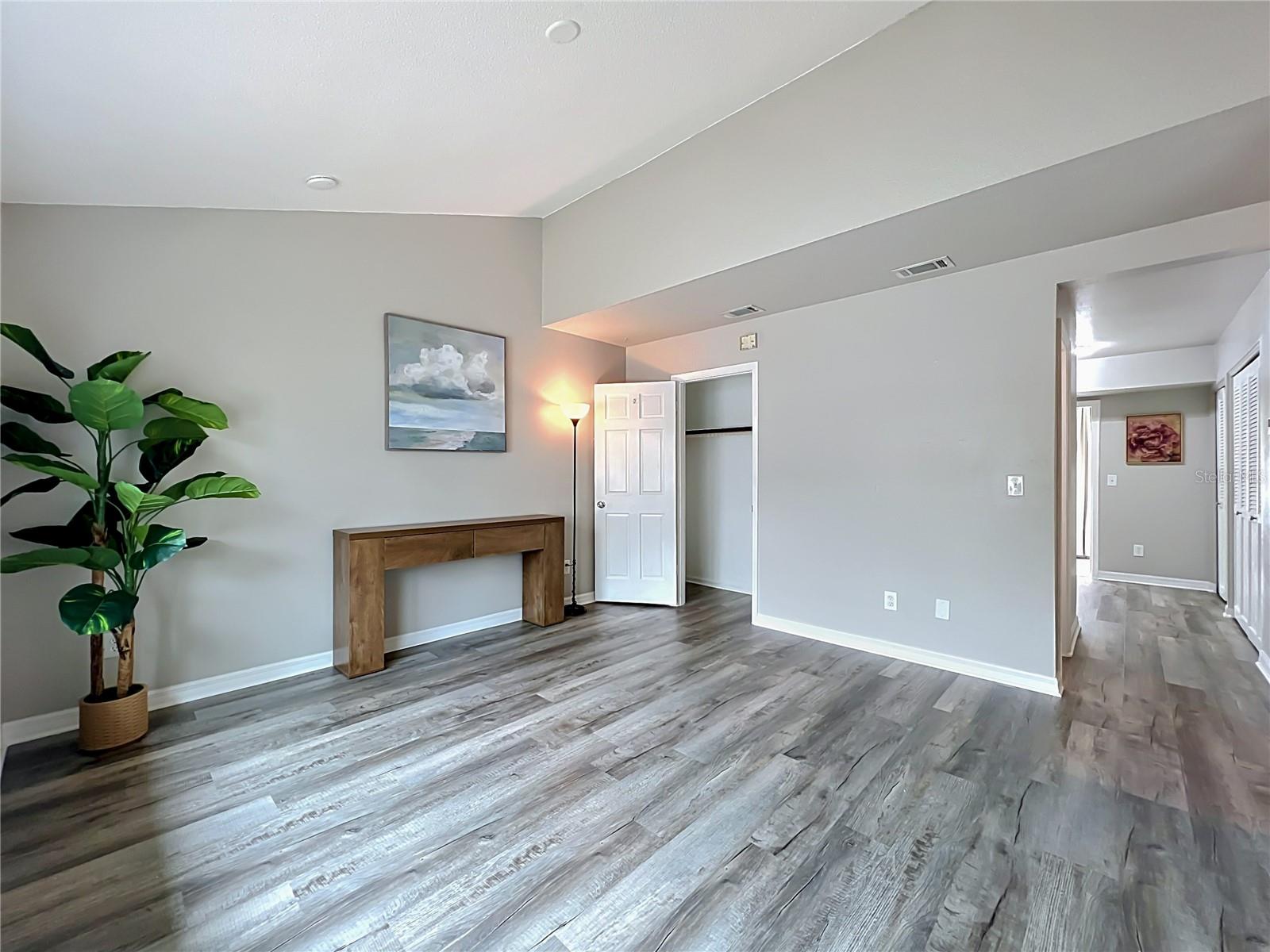 PARK AVE VILLAS - Residential
