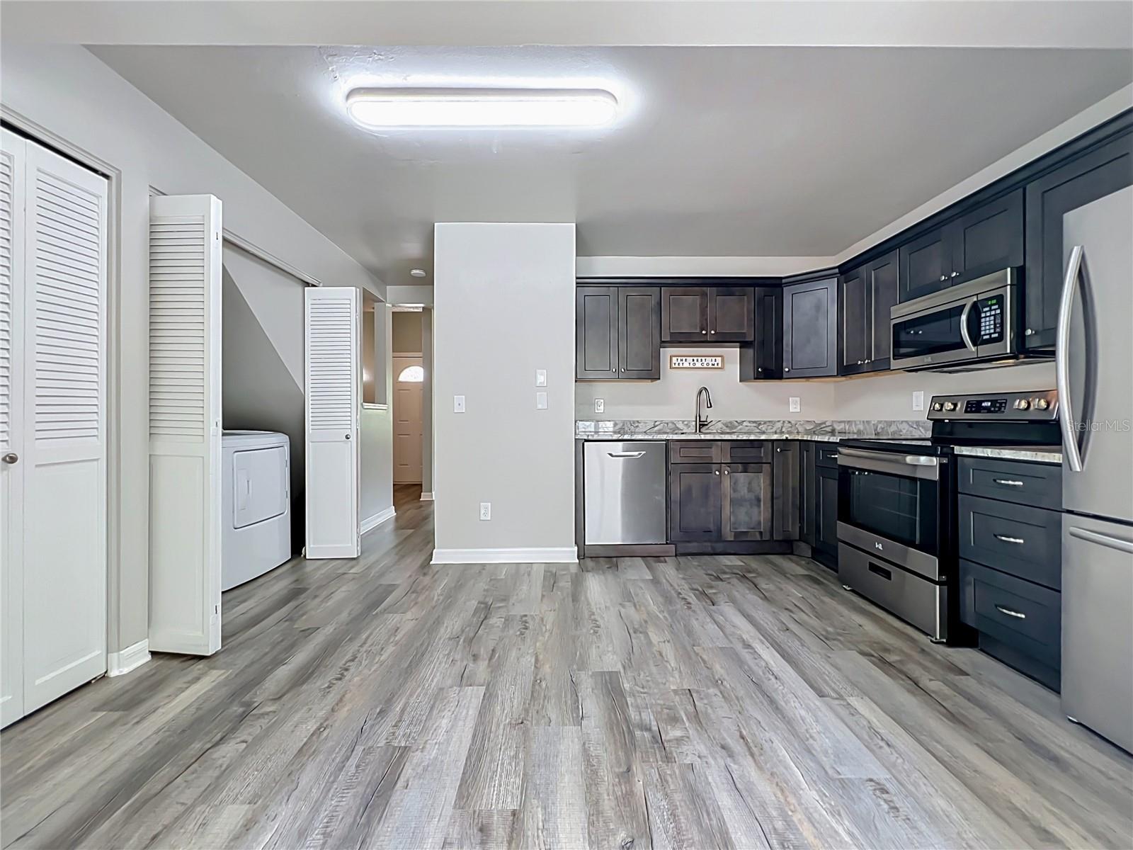 PARK AVE VILLAS - Residential