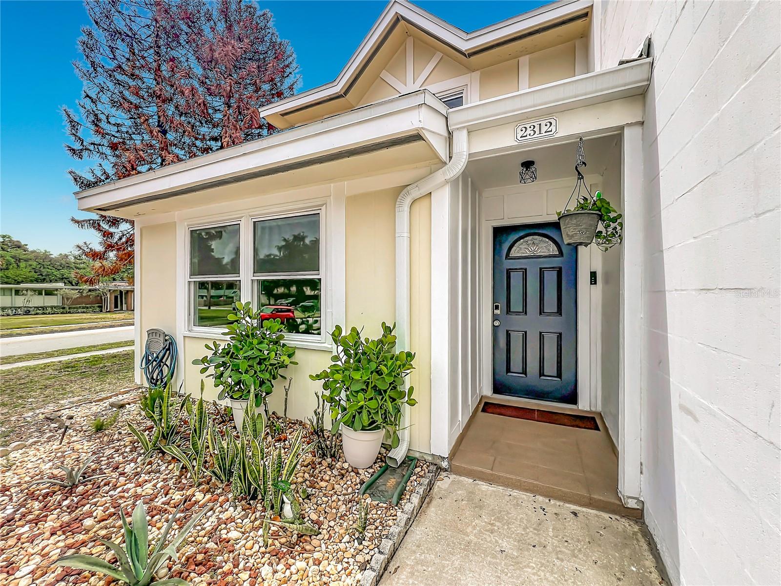 PARK AVE VILLAS - Residential