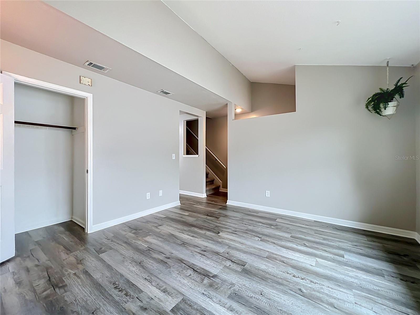 PARK AVE VILLAS - Residential