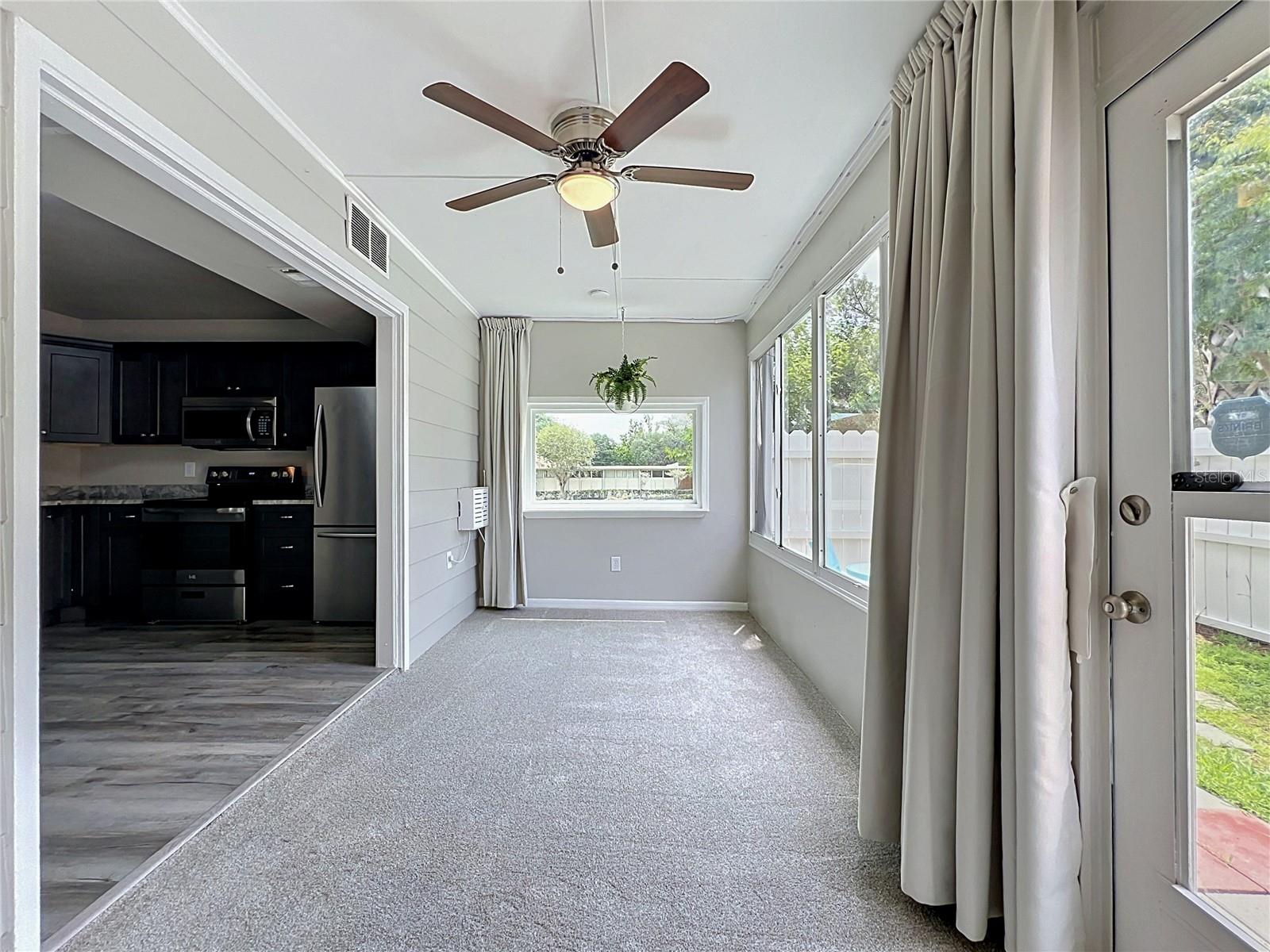 PARK AVE VILLAS - Residential