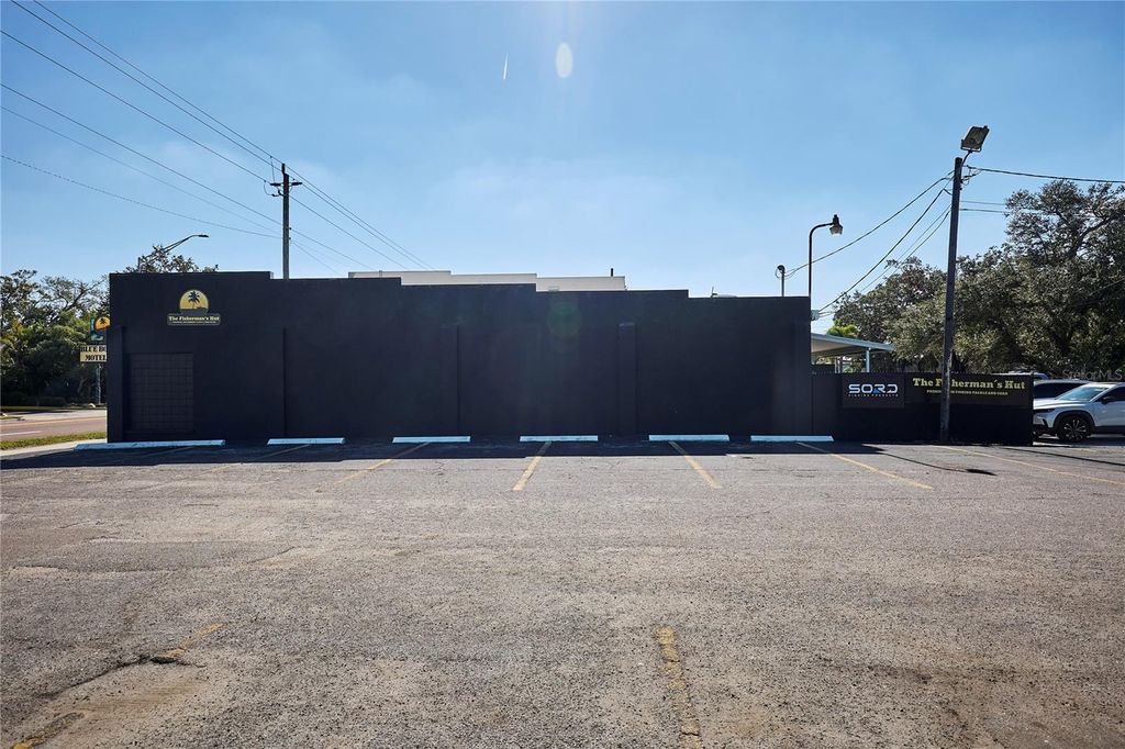 Photo of 1834 Tamiami Trail, Bradenton, FL 34205 (MLS # TB8450777)