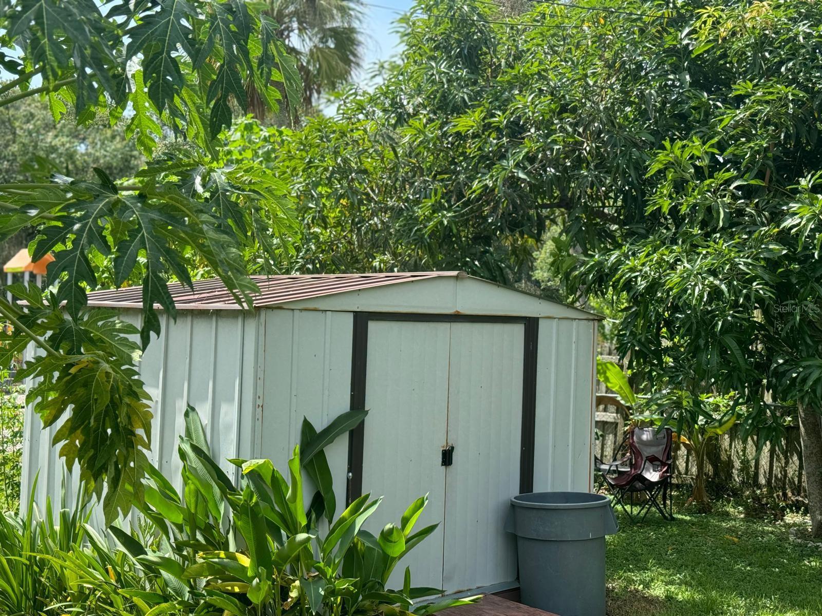 1506 E EDGEWOOD DRIVE