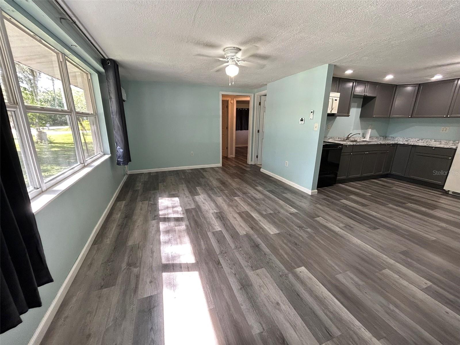 TEE & GREEN ESTATES - Residential Lease