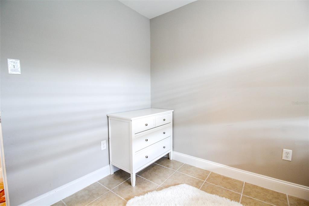 RIDGEWOOD ESTATES 01ST ADD - Residential Lease